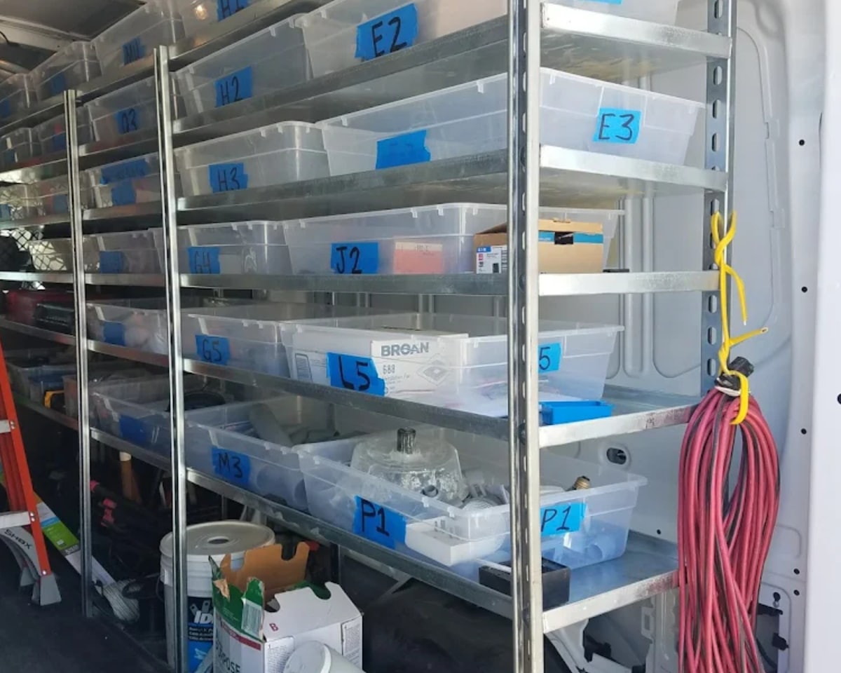 Laadruimte werkbus met LED-verlichting